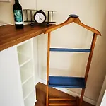 아파트 Mrs. Columbo's Flat *