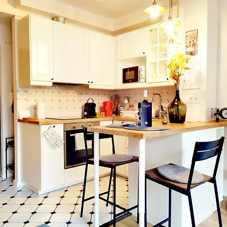 Mrs. Columbo's Flat Budapešť