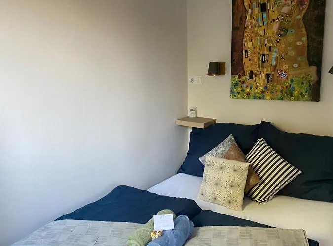 Mrs. Columbo's Flat Апартаменты *