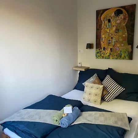 Mrs. Columbo's Flat Apartament *