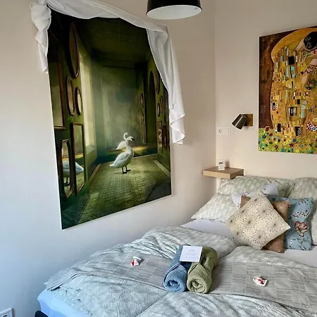 Mrs. Columbo's Flat 公寓 *